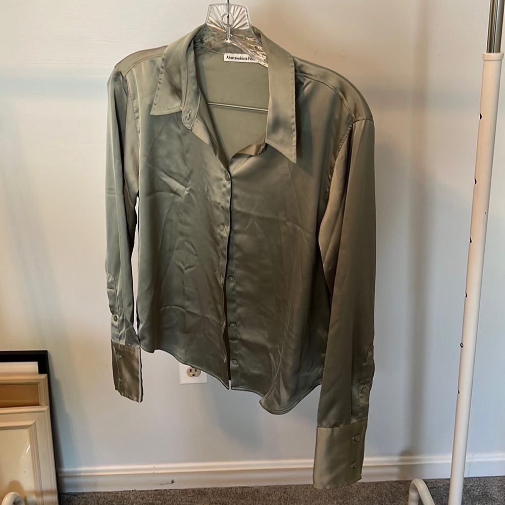 Abercrombie & Fitch Green Silk Bottom Up